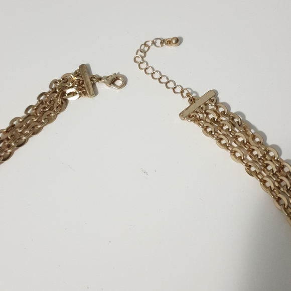 Gold triple chain necklace - Picture 3 of 3